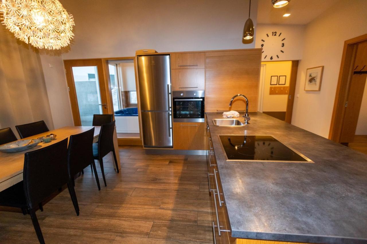 אקורירי Hrimland Cottages מראה חיצוני תמונה